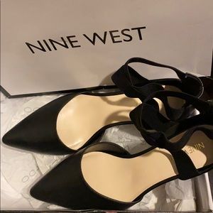 Nine West black 1 inch pumps
